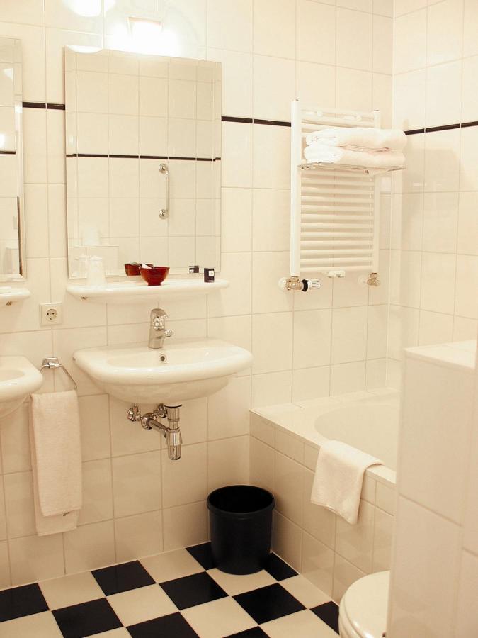 Hotel Boer Goossens Den Dungen Екстер'єр фото
